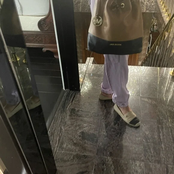 Michael Kors Tan and Black Shoulder Bag with Signature MK Hardware - Picture 7 of 12